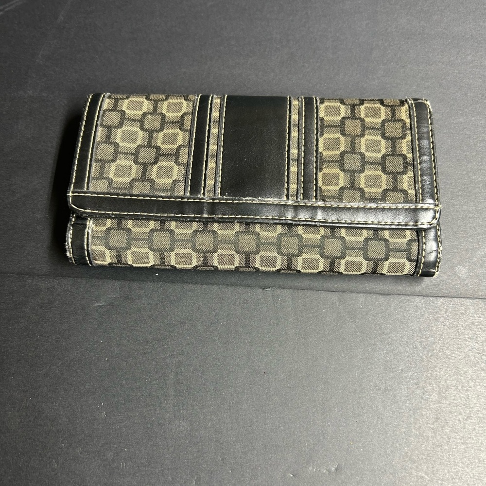 Nine West Black and Tan Patterned‎ Wallet